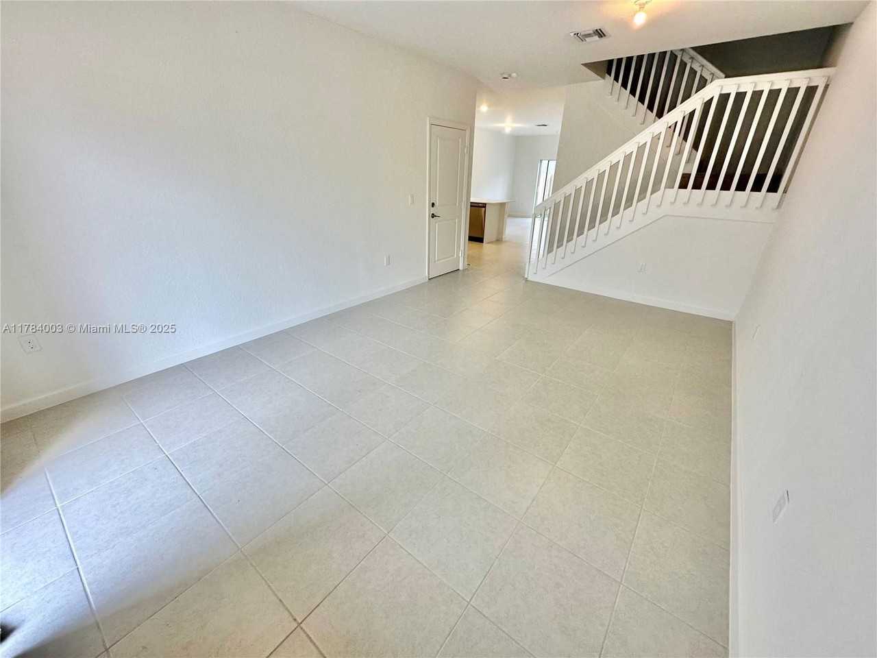 11891 Nw 46th St - Photo 3 of 8