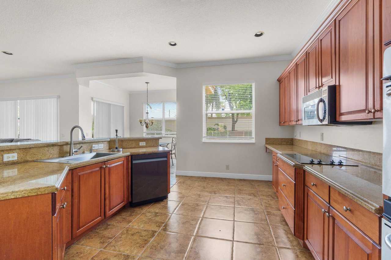 7135 Lake Worth Rd - Photo 2 of 8