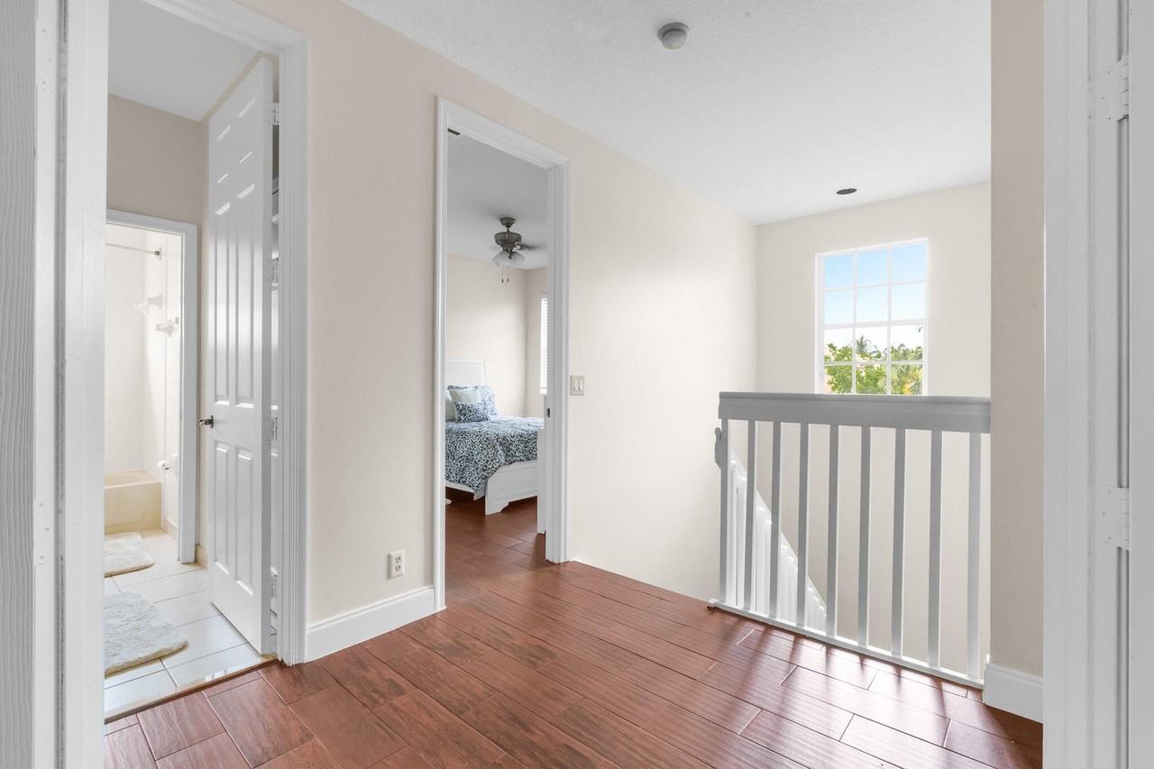 7135 Lake Worth Rd - Photo 5 of 8