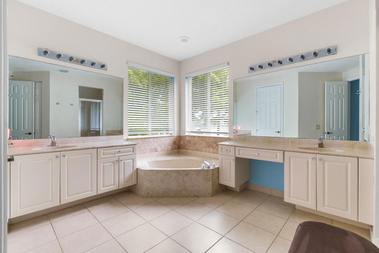 7135 Lake Worth Rd - Photo 7 of 8