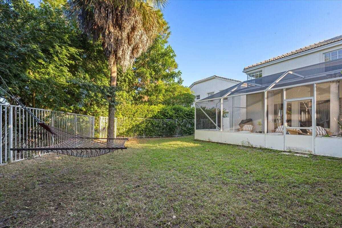 2122 Chagall Cir - Photo 2 of 8