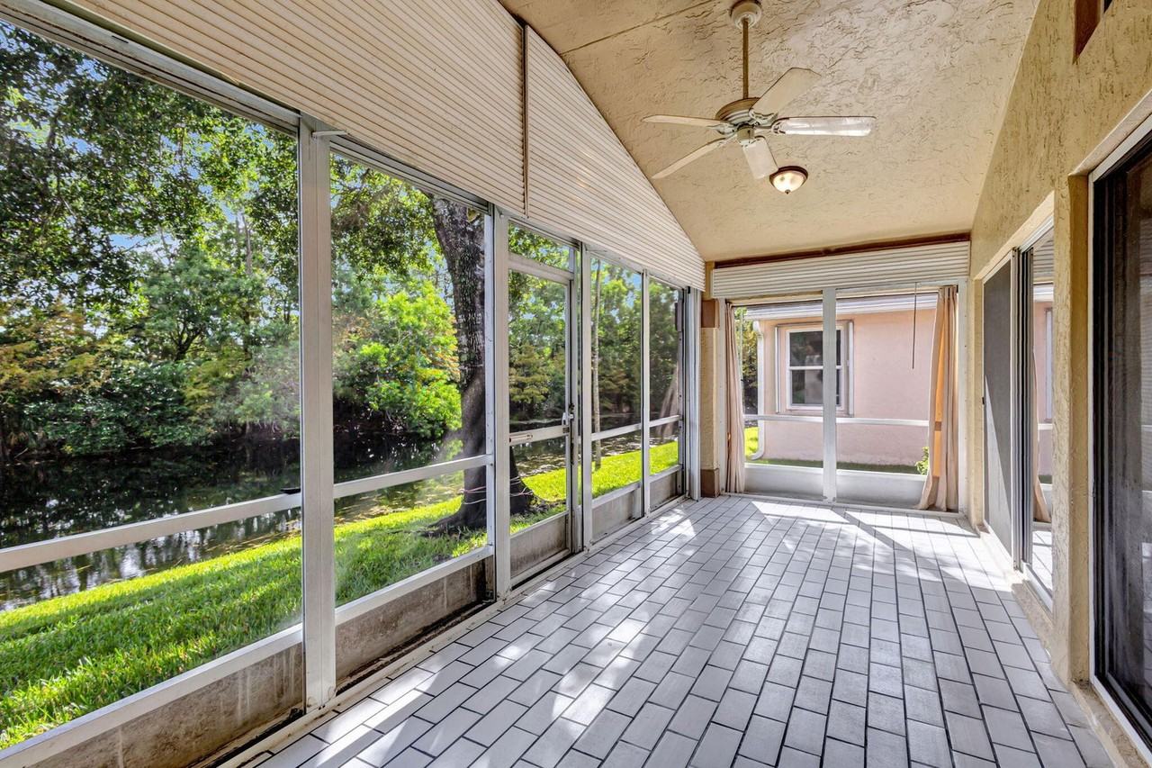 129 Harbor Lake Cir - Photo 3 of 8