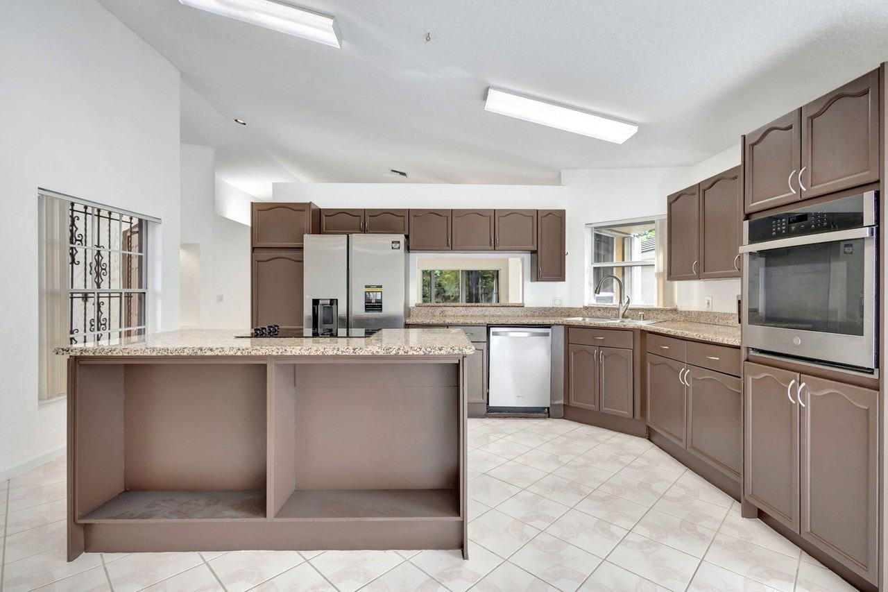 129 Harbor Lake Cir - Photo 6 of 8