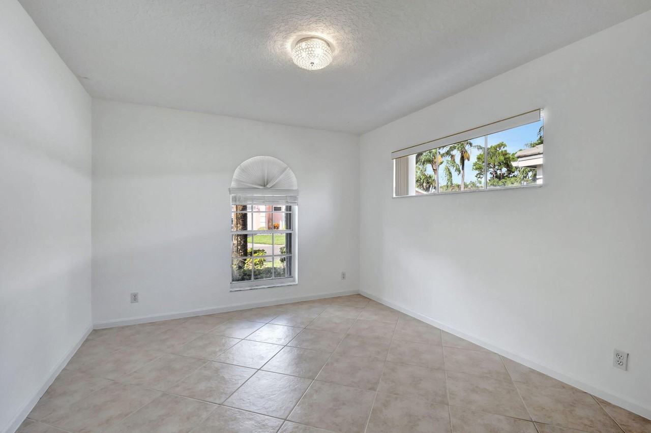 129 Harbor Lake Cir - Photo 7 of 8