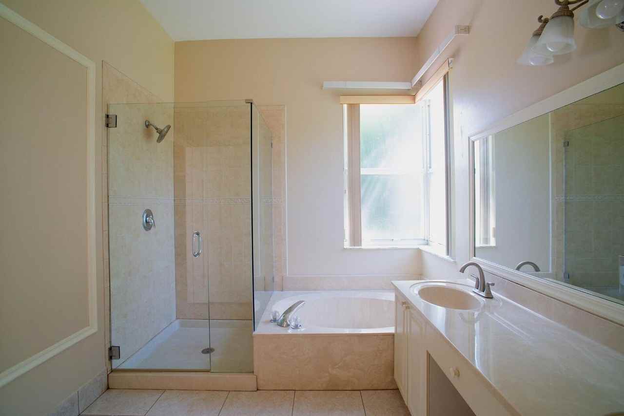 7479 Ridgefield Ln - Photo 5 of 8