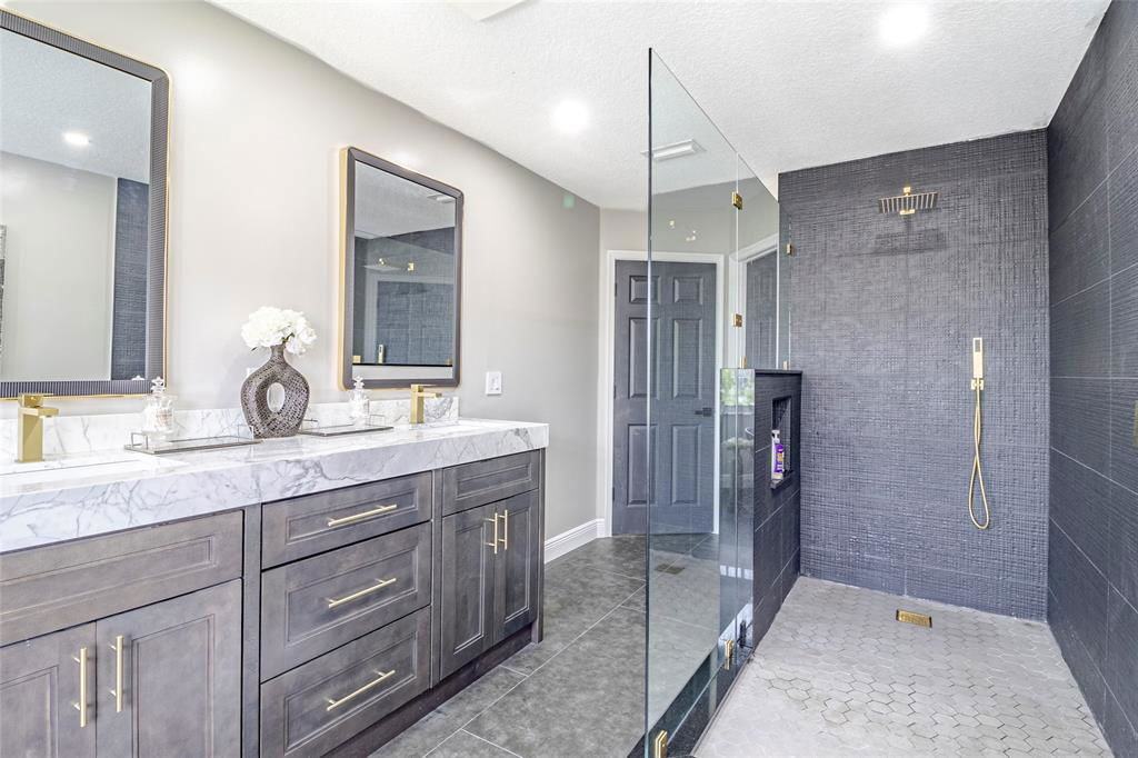 6917 Sea Daisy Dr - Photo 6 of 8