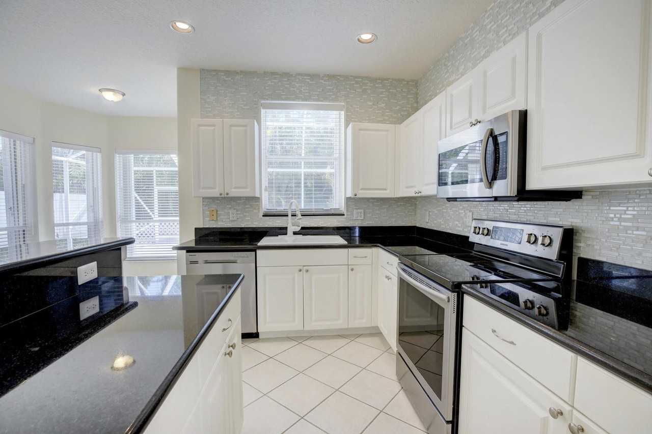 7715 Colony Lake Dr - Photo 3 of 8