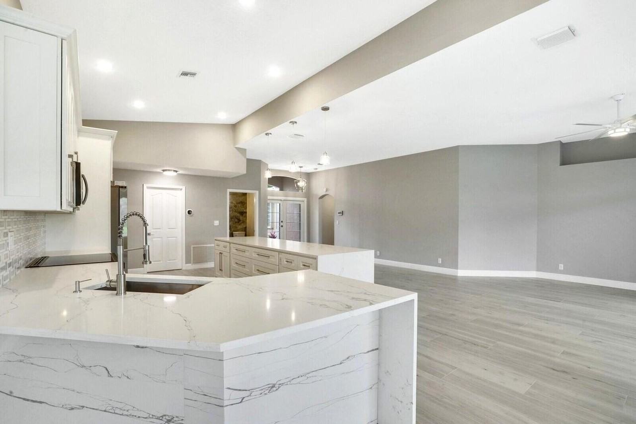 2559 Egret Lake Dr - Photo 3 of 8