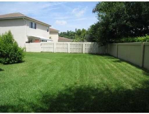 5185 Sancerre Cir - Photo 2 of 8