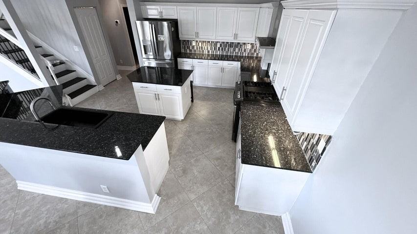 10391 Old Winston Ct - Photo 4 of 8