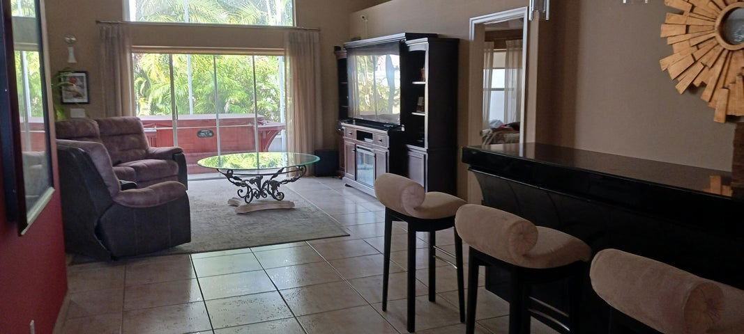 3639 Hudson Ln - Photo 4 of 6