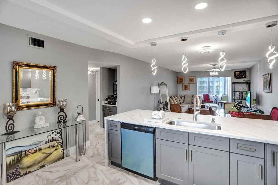 130 Ne 26th Ave #307 - Photo 2 of 8