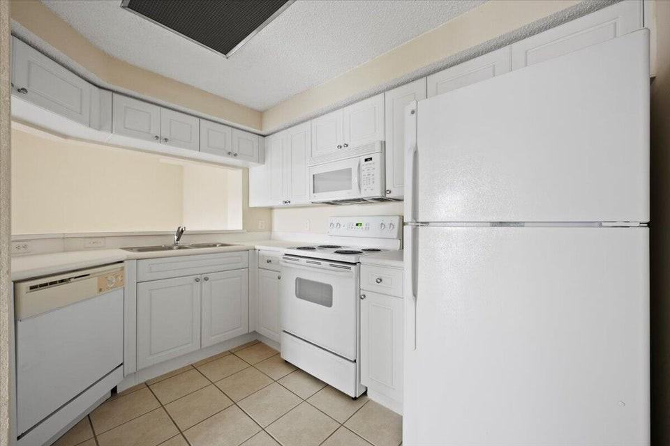 2724 Anzio Ct - Photo 2 of 4