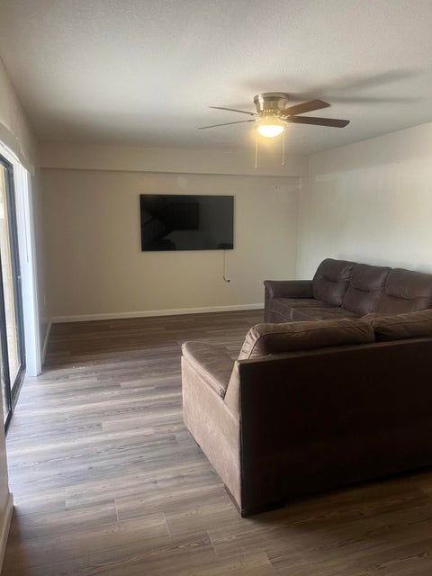 3124 31st Way - Photo 2 of 4