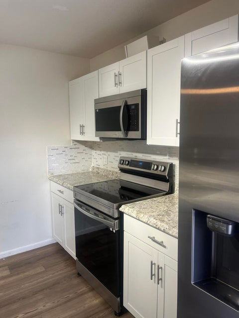 3124 31st Way - Photo 3 of 4