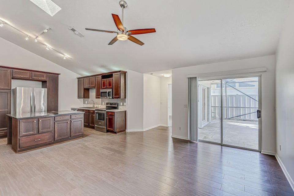 12561 Woodmill Dr - Photo 4 of 5