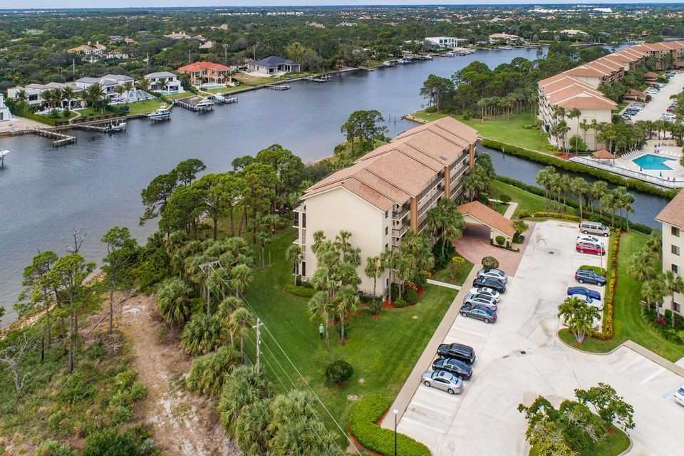 1001 Seafarer Cir #303 - Photo 2 of 6