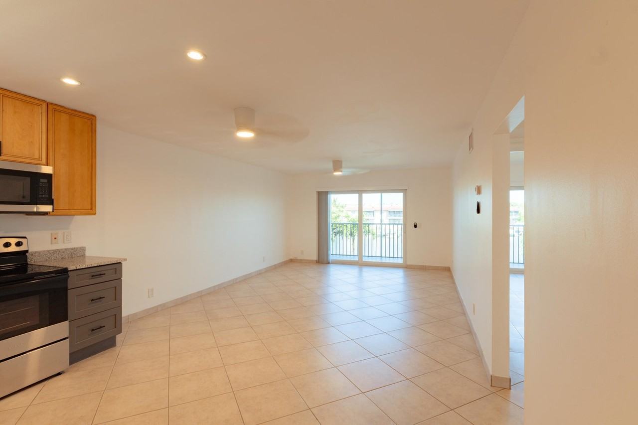 600 Southwind Cir #11 - Photo 4 of 5