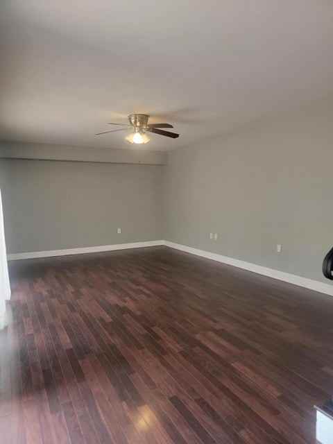 727 7th Way - Photo 2 of 5