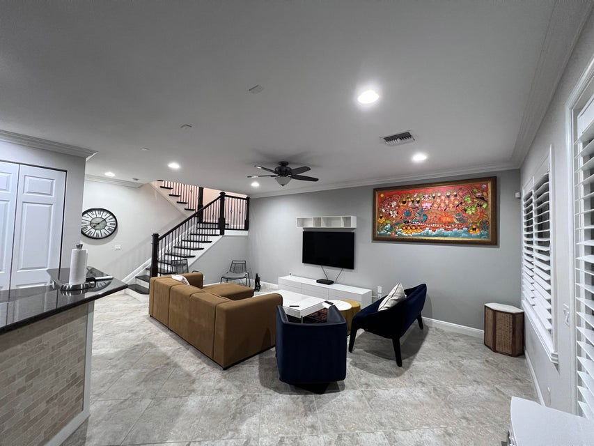 4137 Darlington St - Photo 2 of 4