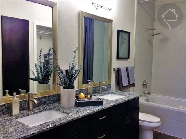 4901 S 1st St - Photo 2 of 6