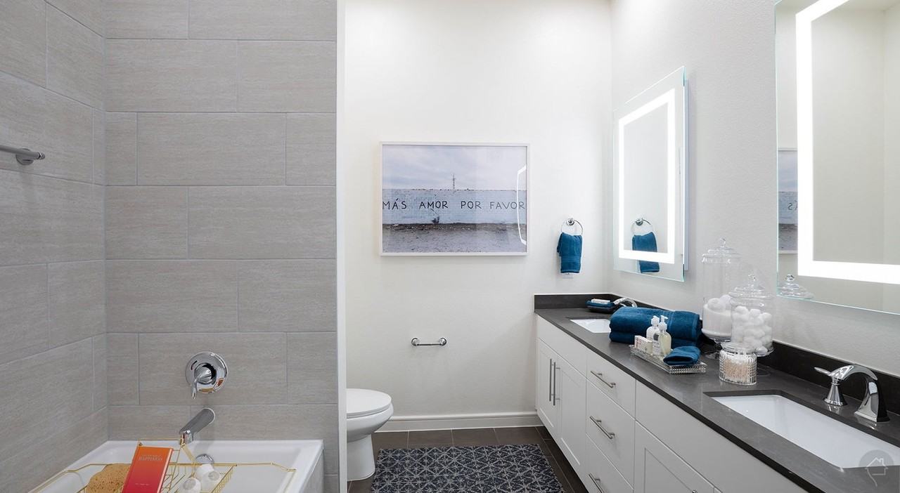 114 E Huntland Dr #1 - Photo 7 of 8