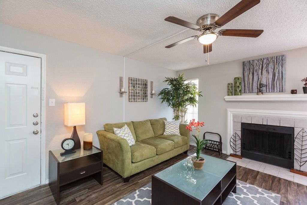 1443 Coronado Hills Drive - Photo 2 of 7