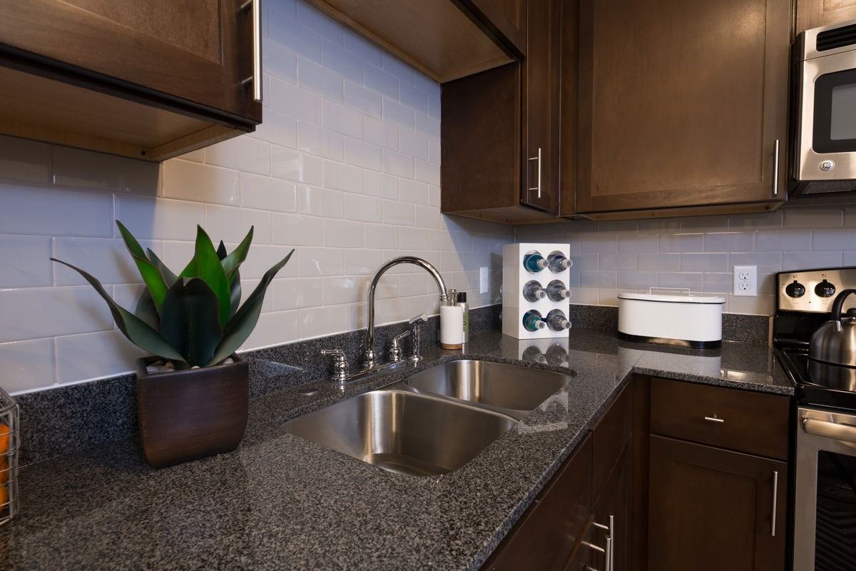 10622 Burnet Rd - Photo 2 of 7