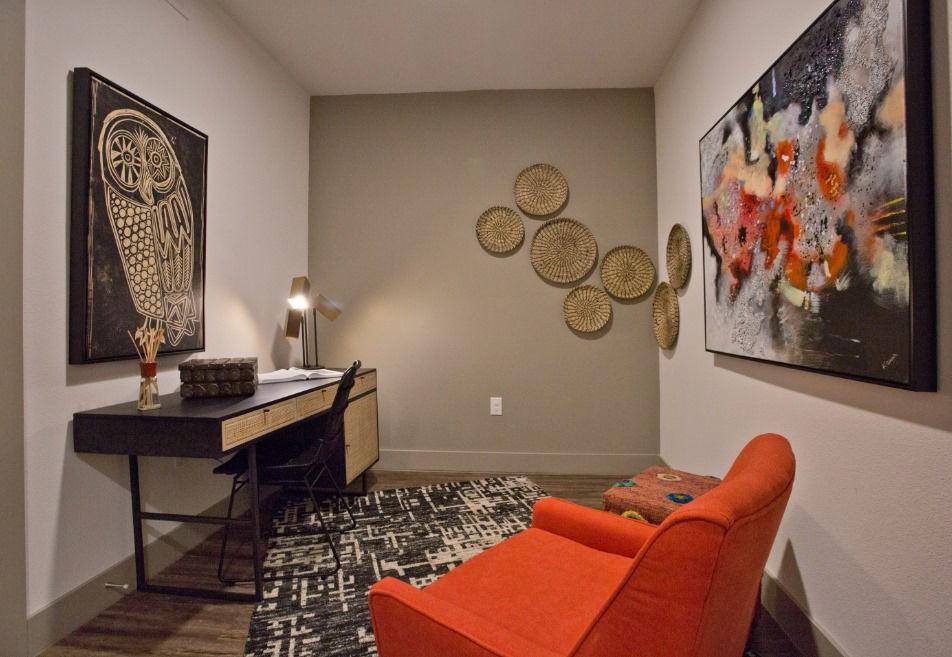 1002 E 4th St - Photo 7 of 8