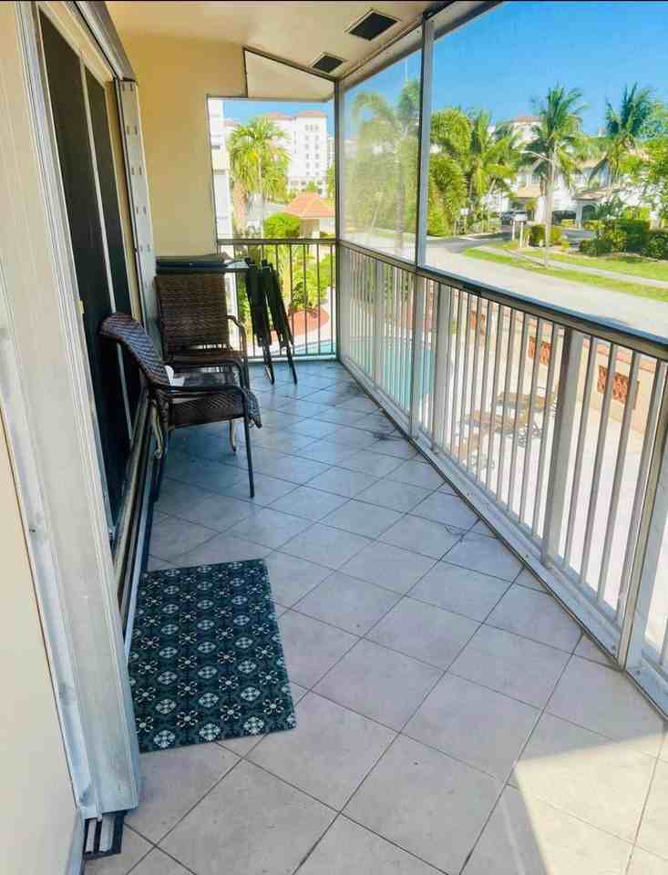 371 Sw 8th St #2HW - Photo 6 of 7