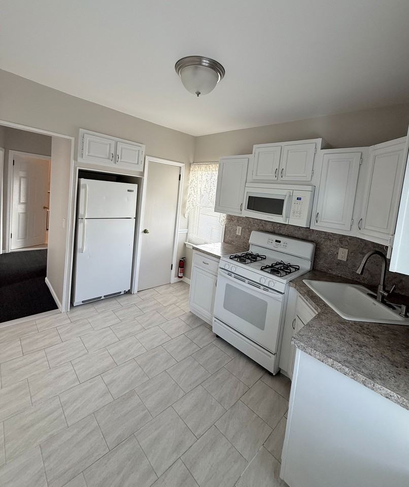 270 Grant Ave #FL2 - Photo 3 of 8