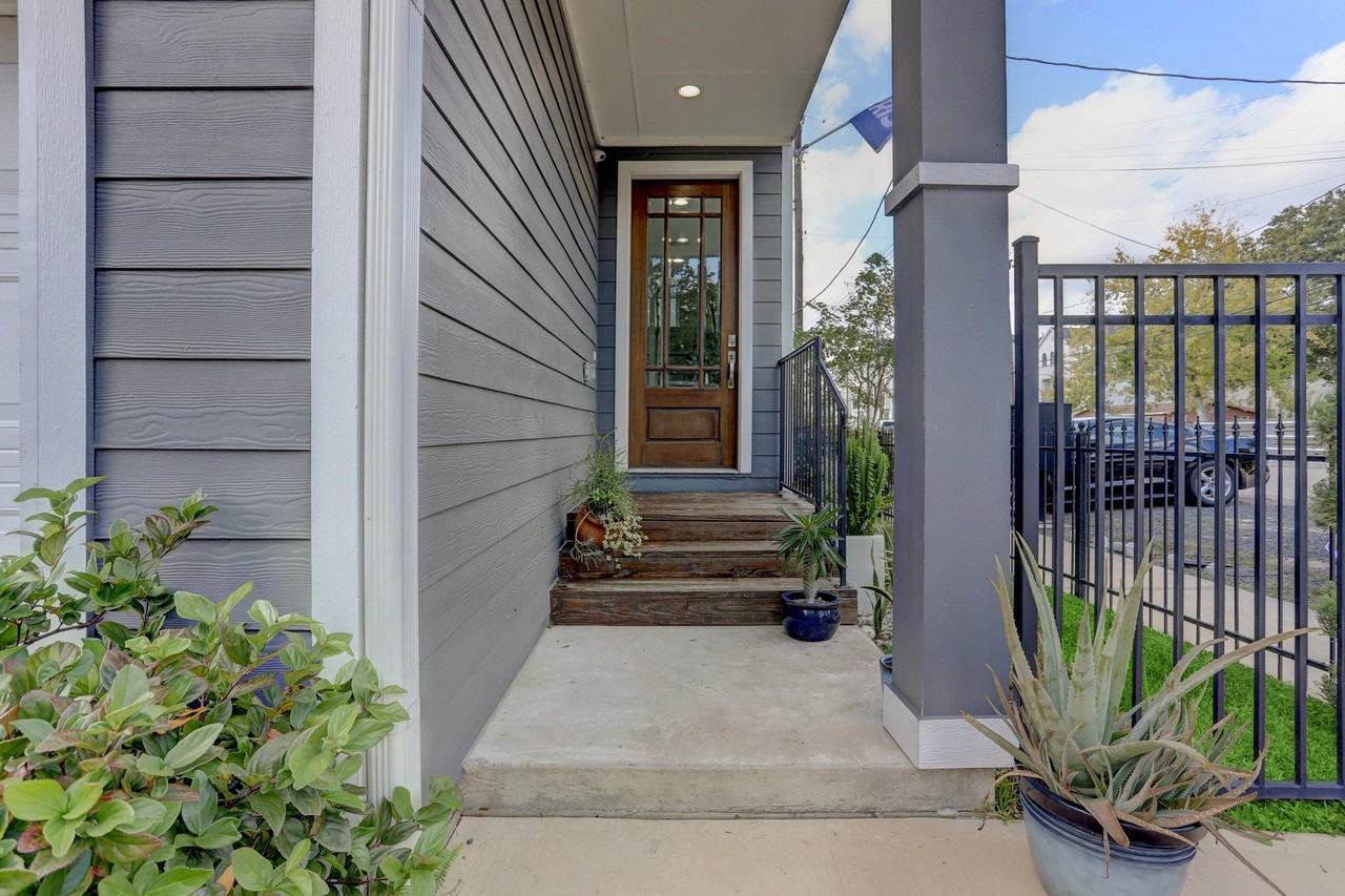 1230 W 25th St - Photo 3 of 13