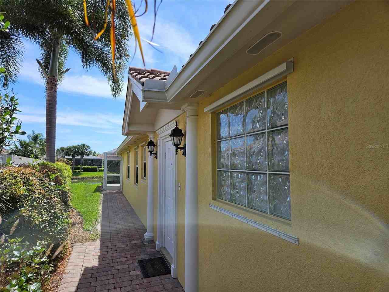 5943 Benevento Drive - Photo 4 of 43