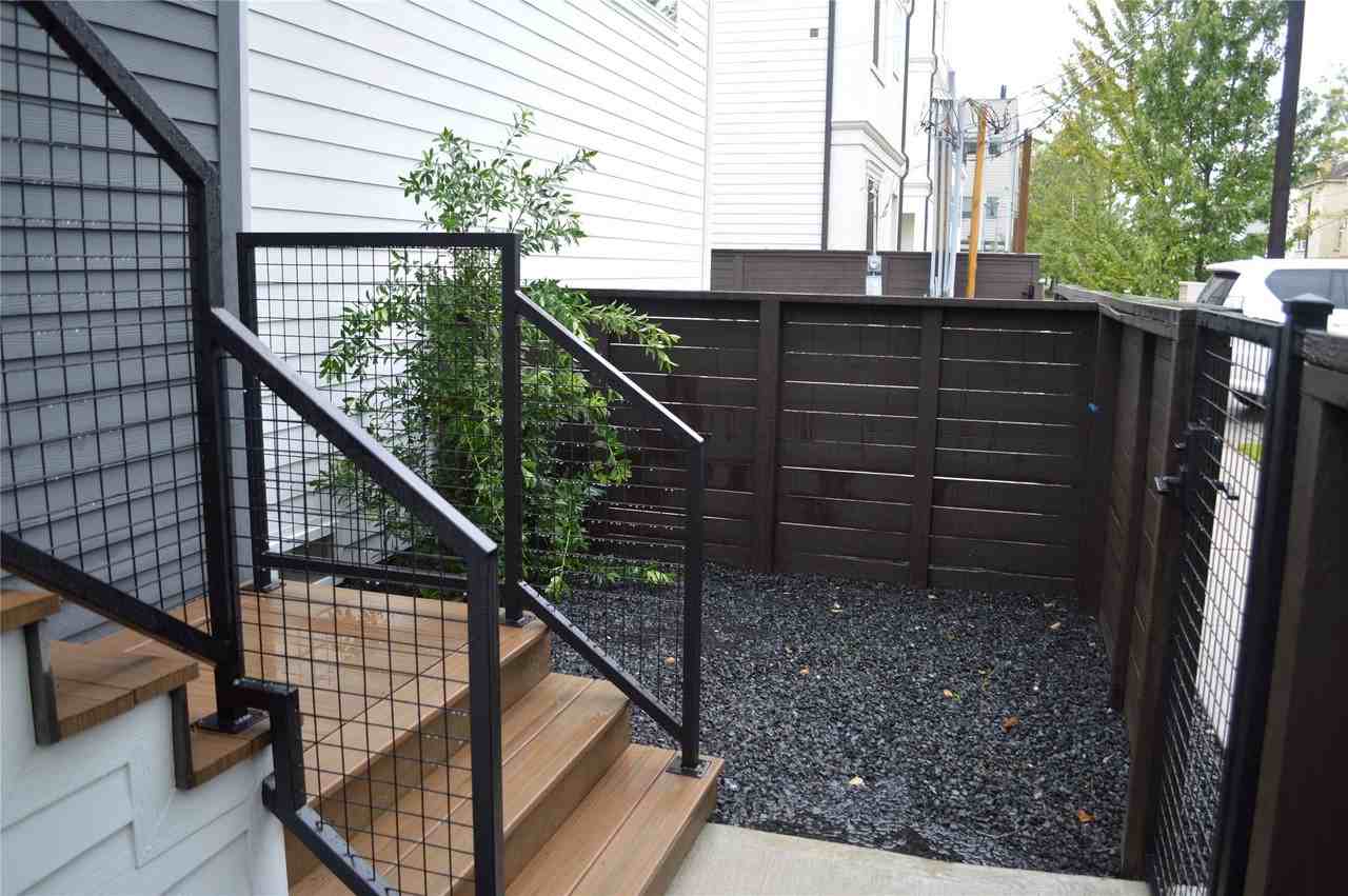 1218 W 24th St - Photo 4 of 37