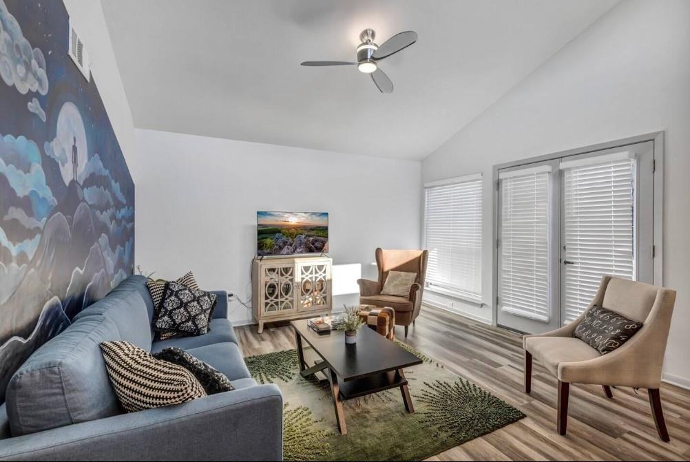 4505 Teri Rd - Photo 3 of 28