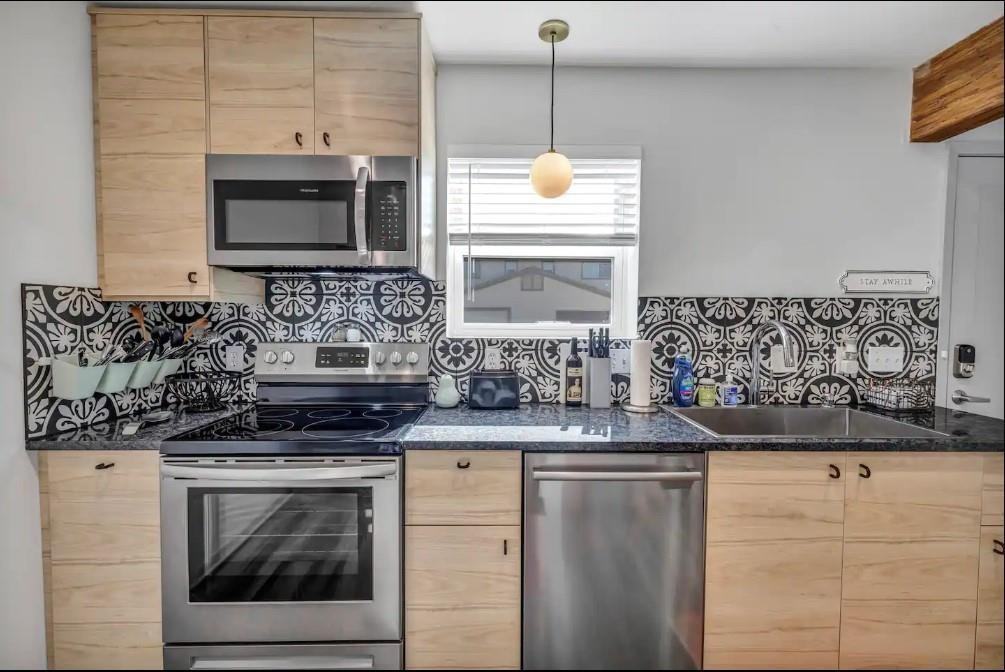 4505 Teri Rd - Photo 7 of 28