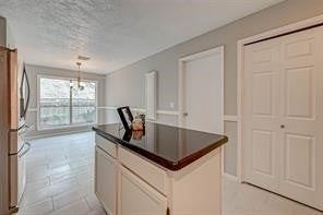 27 Lush Meadow Pl - Photo 3 of 20