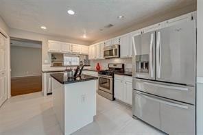 27 Lush Meadow Pl - Photo 5 of 20