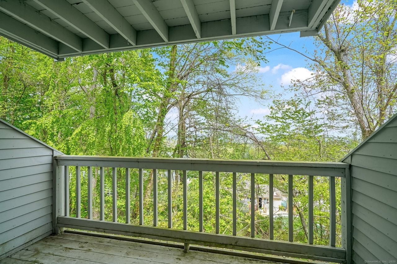 151 Shelter Rock Rd - Photo 6 of 22