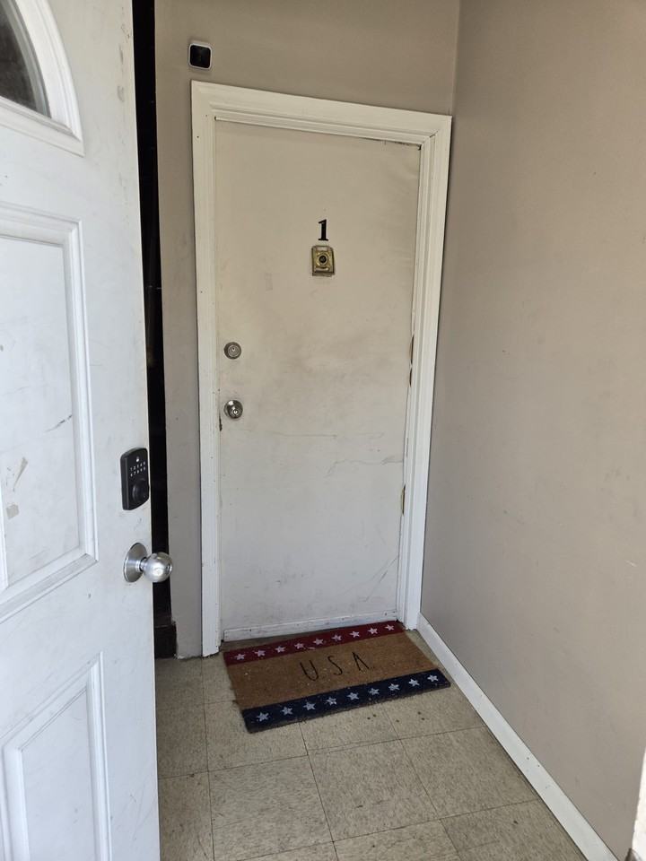 95 Stone St - Photo 2 of 15