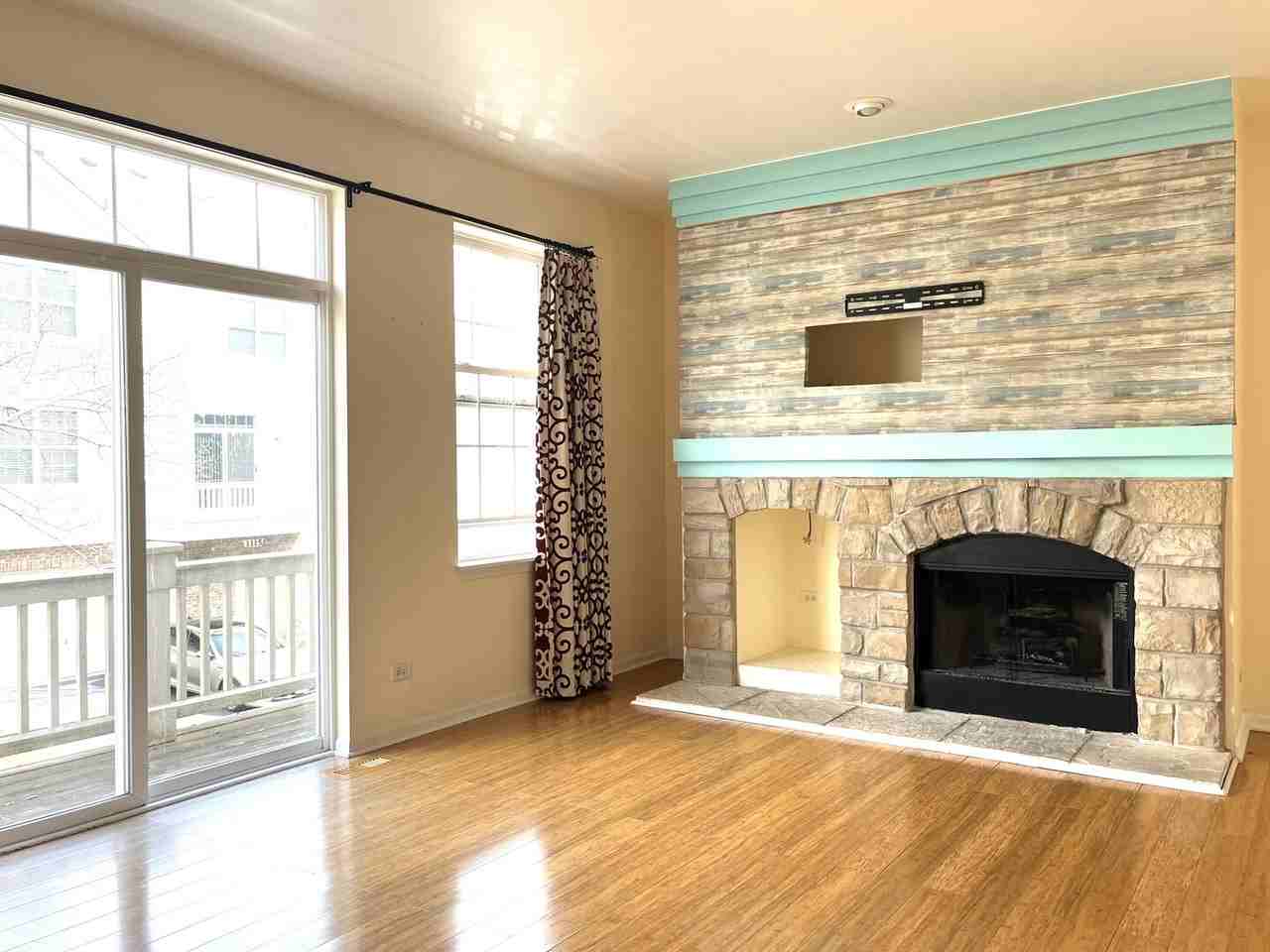 1120 Bartholdi Ct - Photo 2 of 14