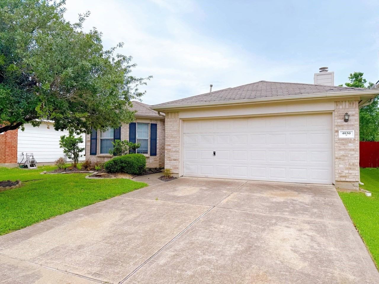 4030 Mt Whitney Way - Photo 3 of 22