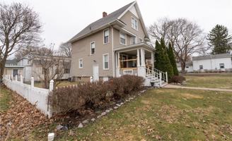 featured image of 20 W Elisha St