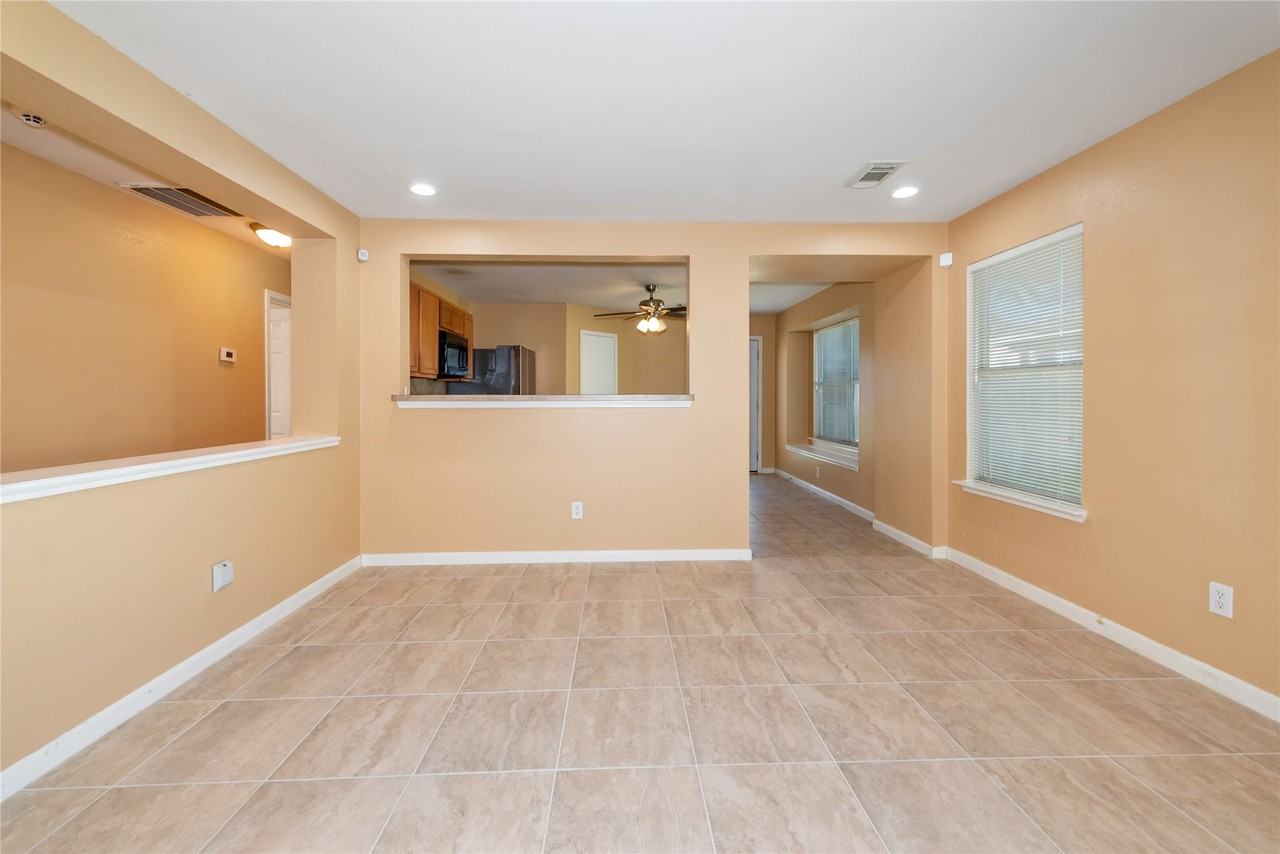 21219 Misty Brook Bend Ln - Photo 3 of 24