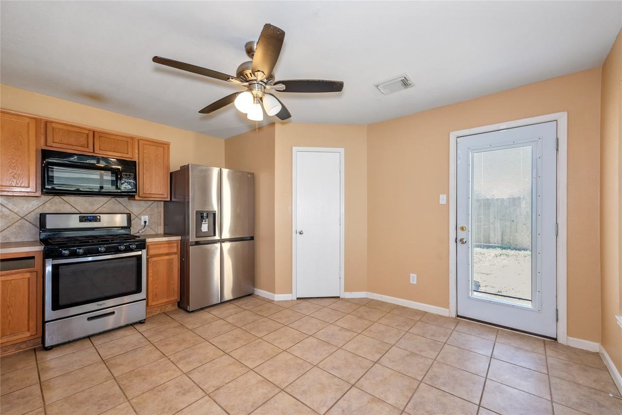 21219 Misty Brook Bend Ln - Photo 7 of 24