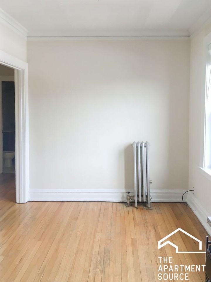 4721 N Leavitt St #3 - Photo 4 of 14