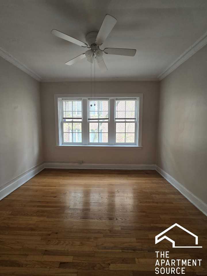 1456 Oak Ave #3N - Photo 7 of 12
