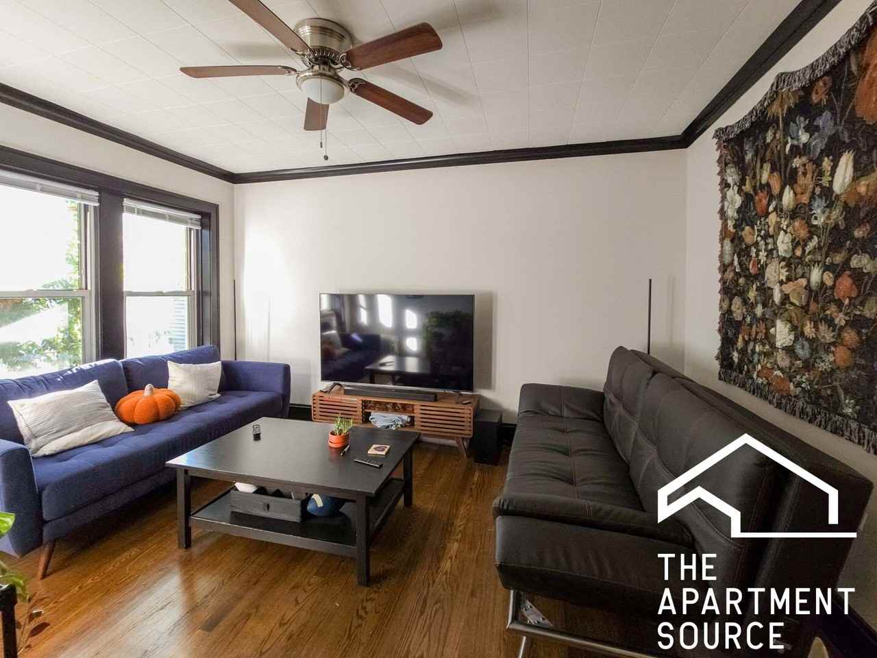 1827 W Winona St #2 - Photo 3 of 11