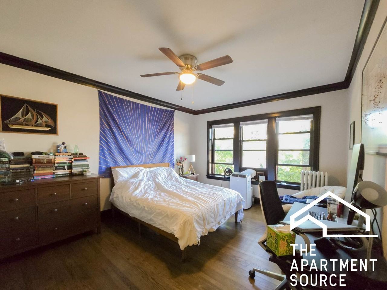 1827 W Winona St #2 - Photo 4 of 11