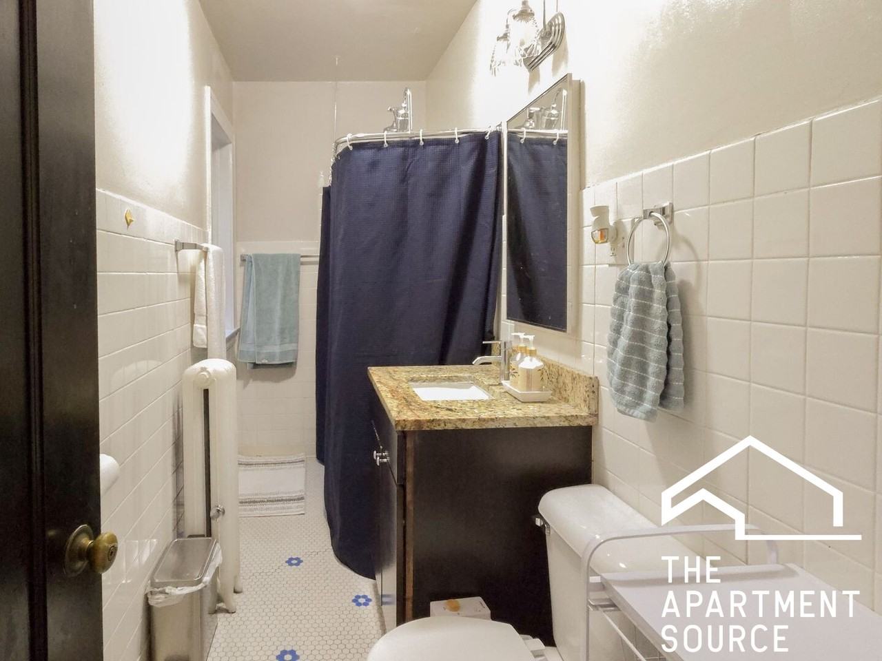 1827 W Winona St #2 - Photo 5 of 11